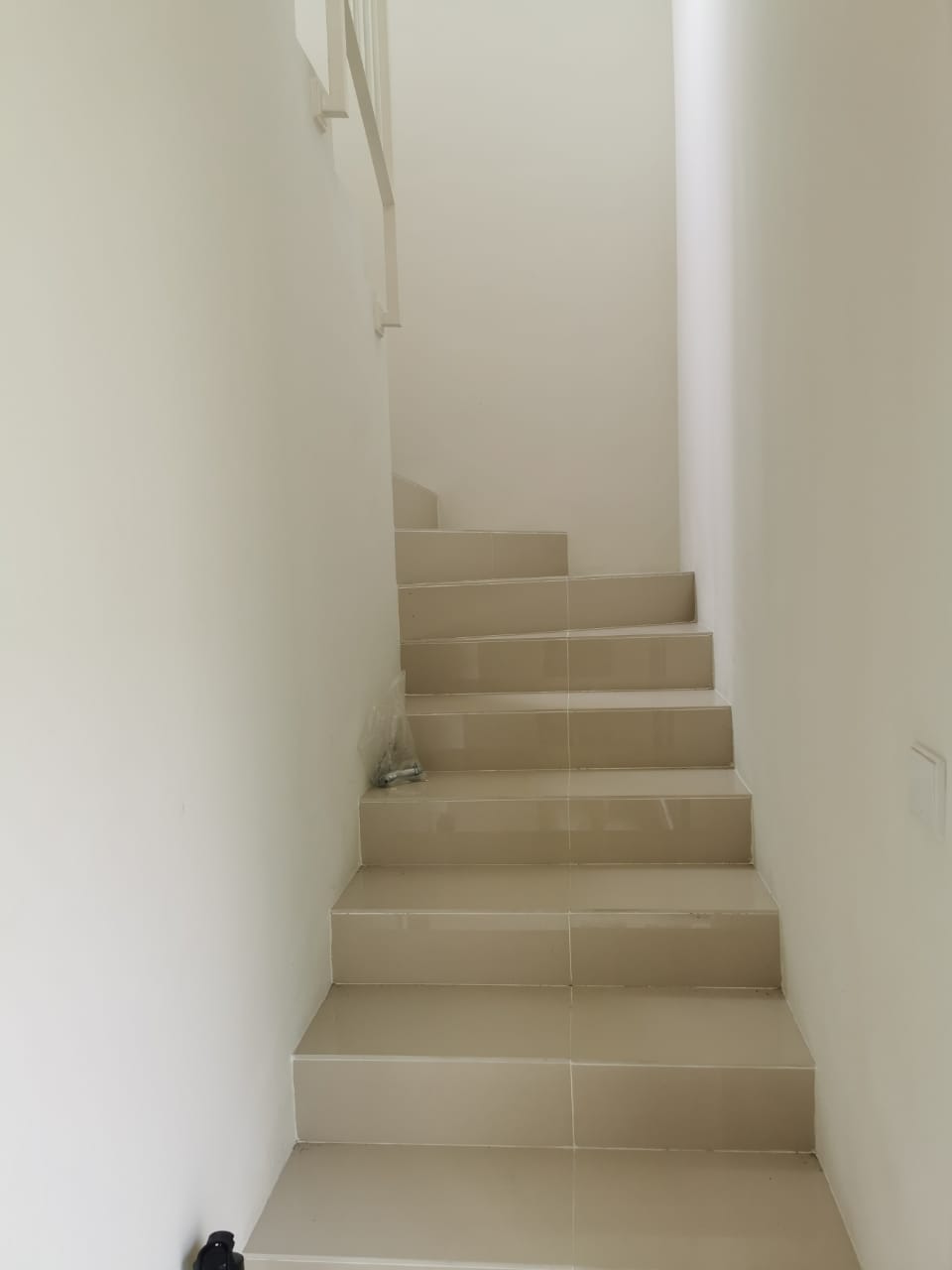 Dijual Rumah Nyaman Strategis di Kawasan Citraland Surabaya Barat - Thumbnail 3