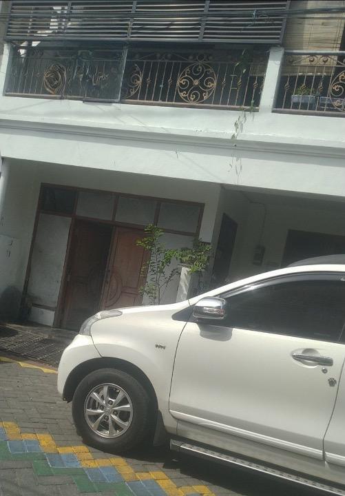 Dijual Rumah Strategis Nginden Kota di Wilayah Surabaya Timur - Image 1
