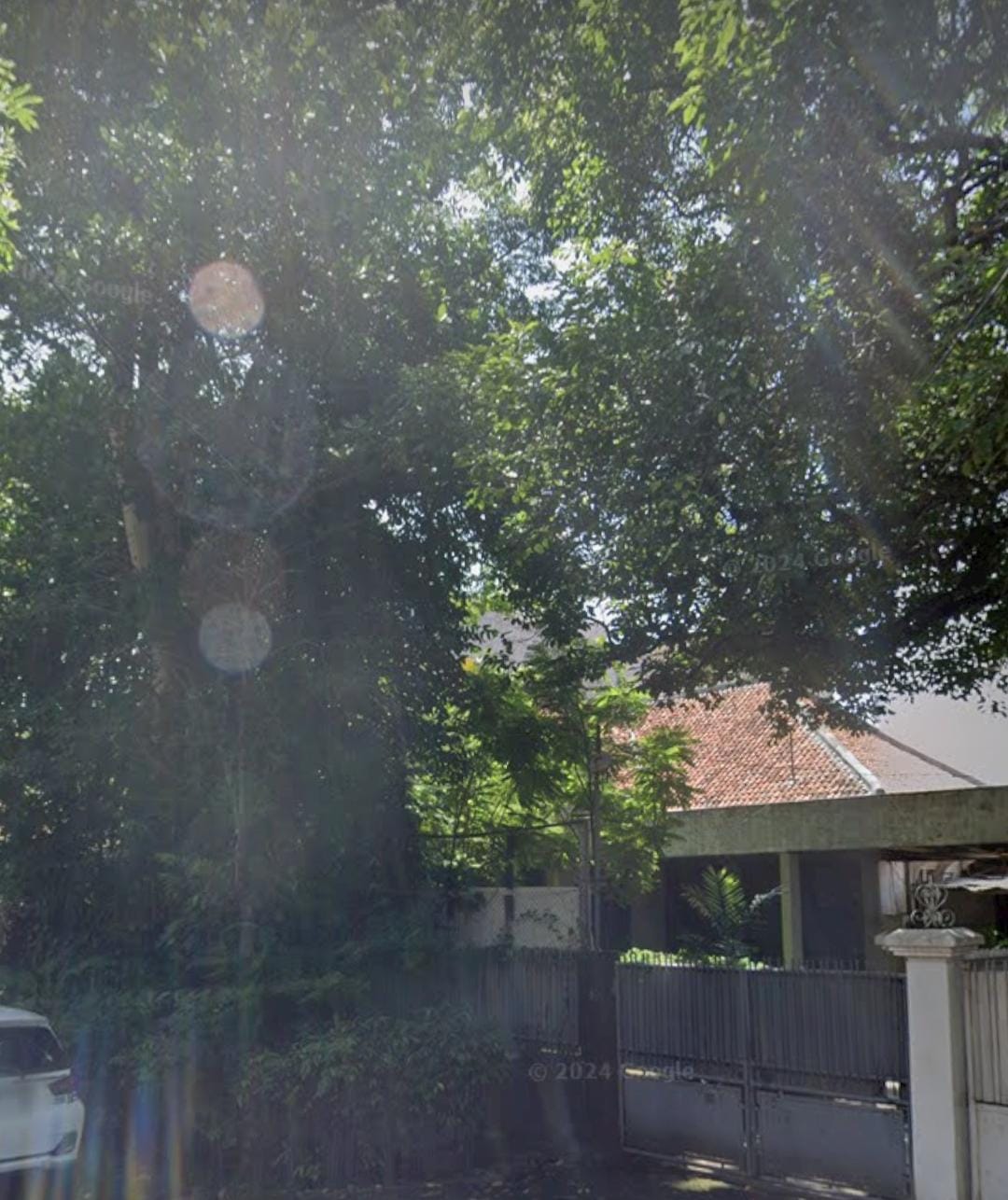 Dijual Cepat Rumah Strategis Cocok Untuk Usaha di Wilayah Melati Surabaya Pusat - Image 1