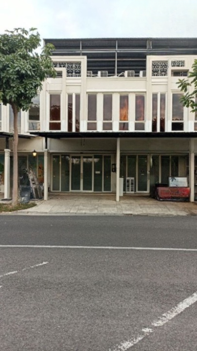 Disewakan Ruko Dua Lantai di Pakuwon City Ruko Bizhome Surabaya Timur - Image 1