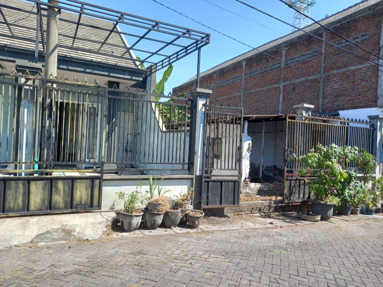 Dijual Rumah Strategis di Kendung Jaya Surabaya Barat - Image 1