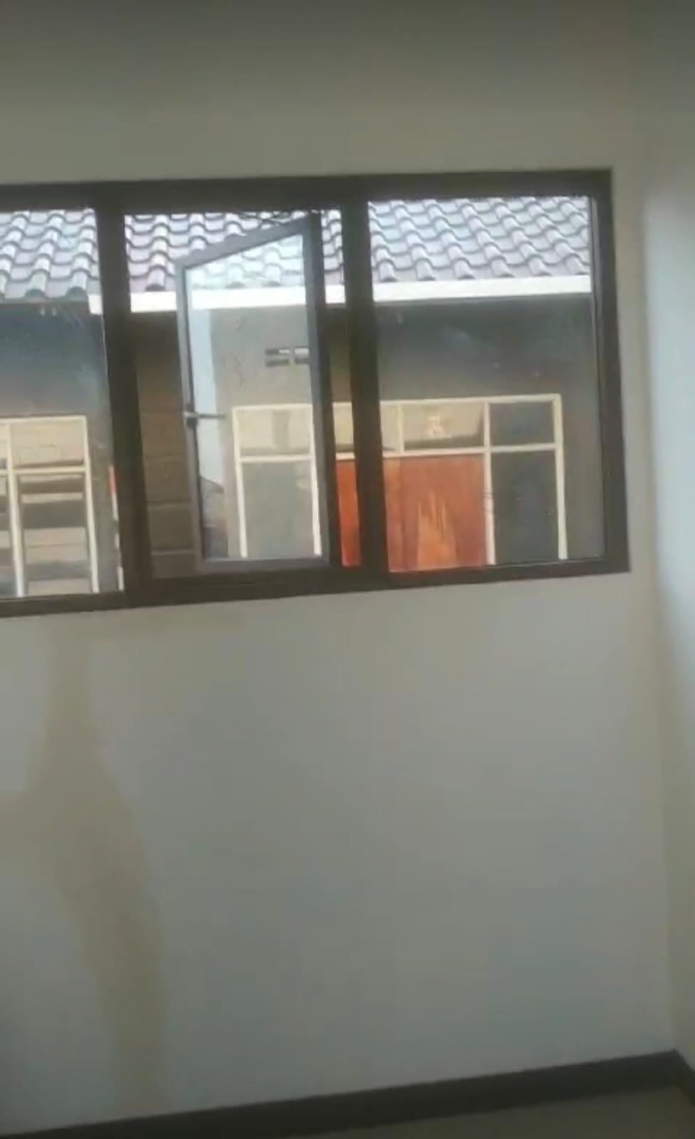 Dijual Rumah Baru 2 Lantai Murah Strategis di Semampir Surabaya Utara - Thumbnail 2