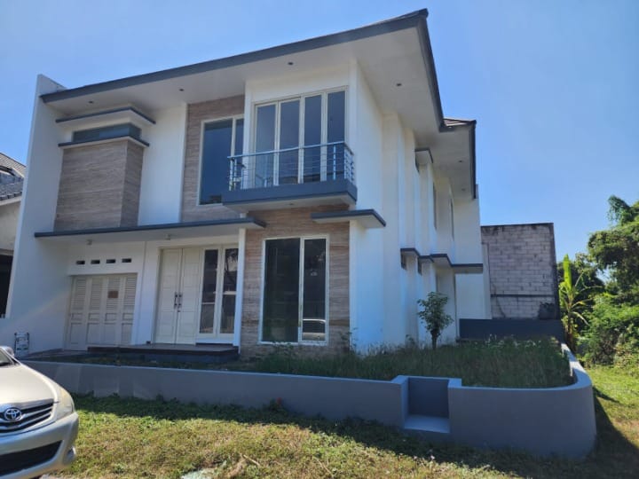 Dijual Rumah di Eastwood Citraland Surabaya Barat - Image 1