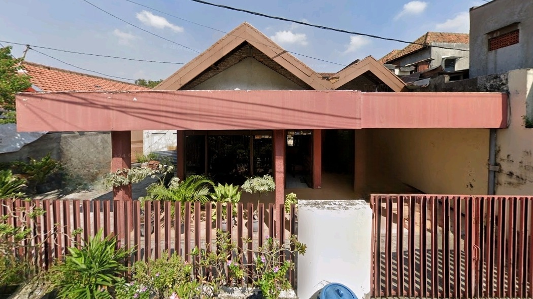 Disewakan Rumah Nyaman Strategis di Gayungan Surabaya Selatan - Image 1