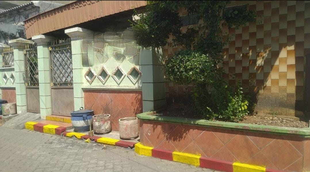 Dijual Rumah Asri dan Nyaman di Petemon Sidomulyo Surabaya Pusat - Image 1