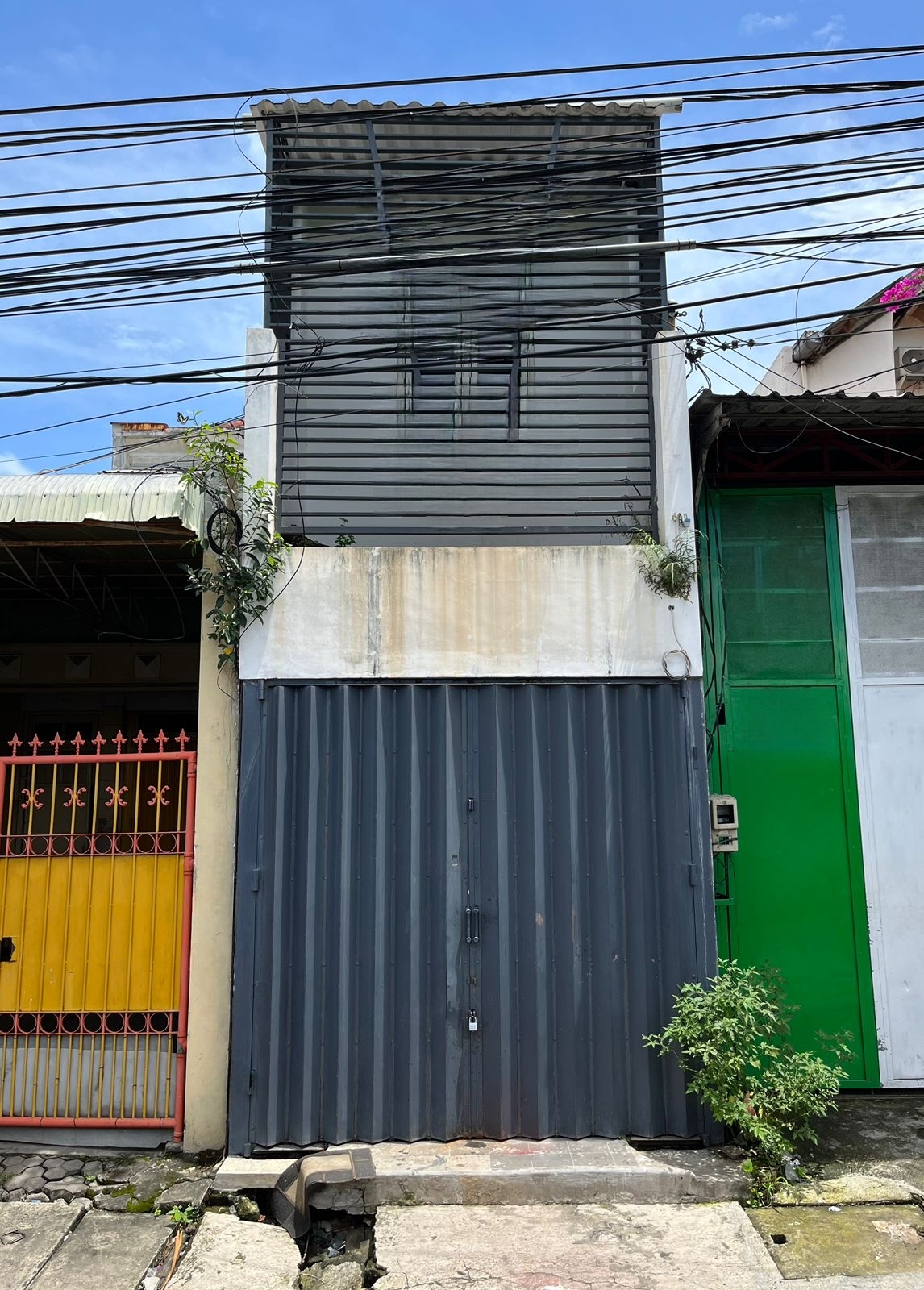 Dijual Cepat Ruko Strategis di Jalan Penghela Surabaya Pusat - Image 1