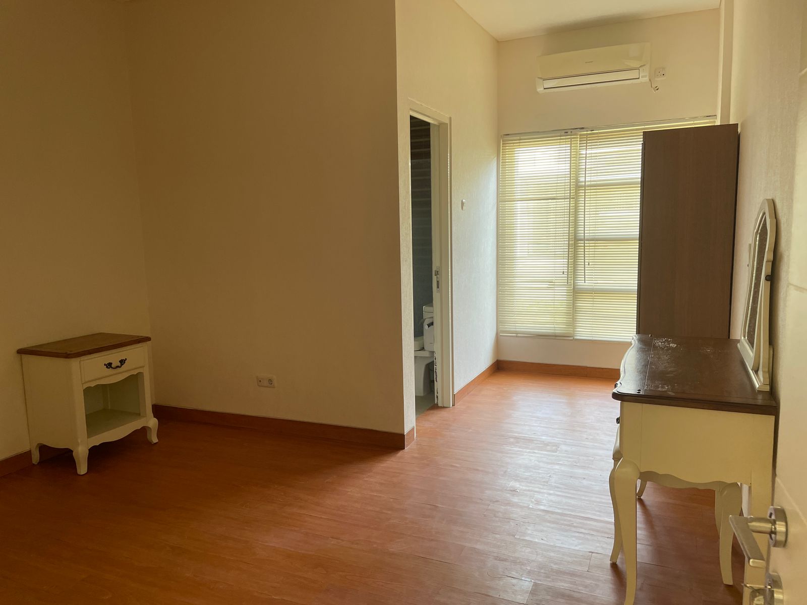 Disewakan Rumah Bagus Nyaman Pakuwon City di Wilayah Surabaya Timur - Thumbnail 4