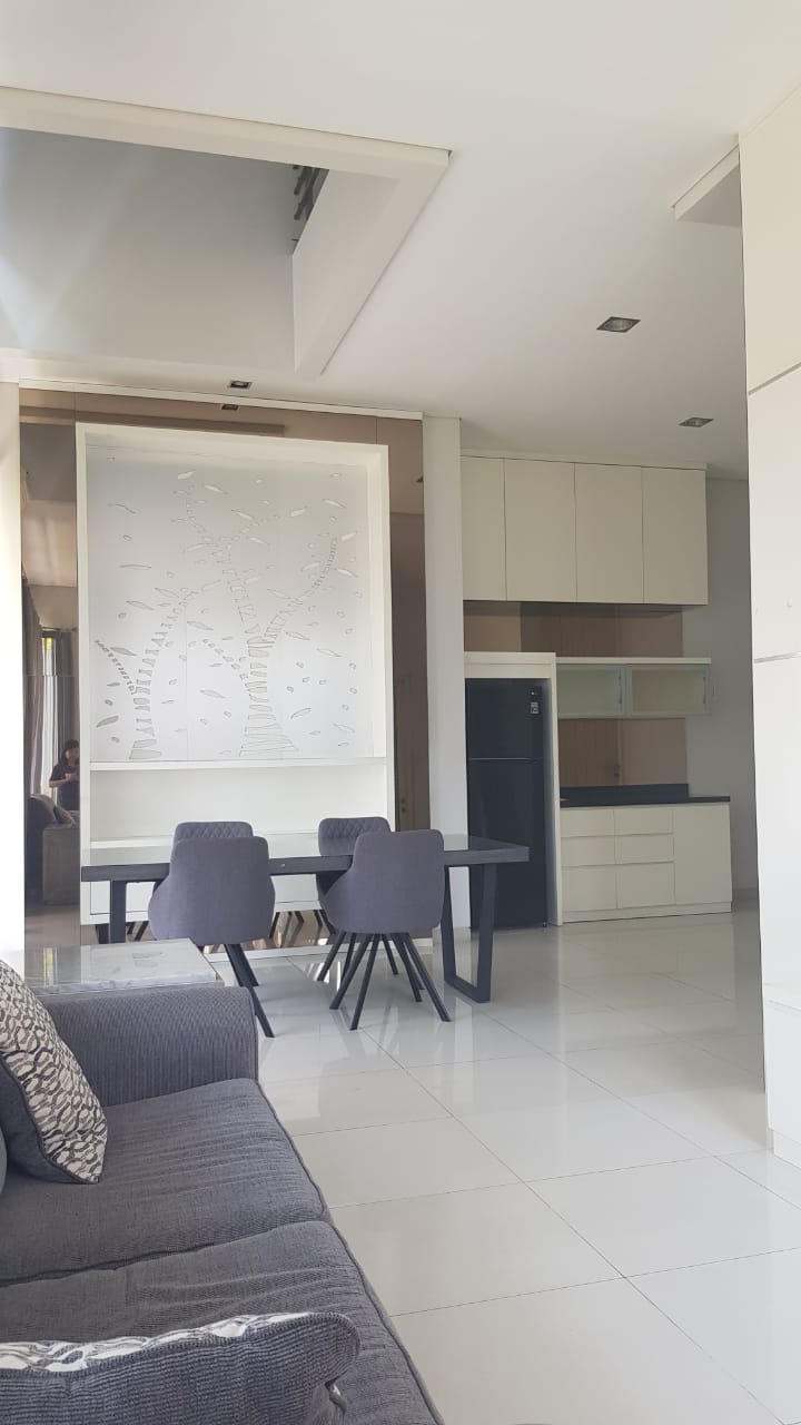 Disewakan Rumah Bagus Nyaman di Citraland Surabaya Barat - Thumbnail 3