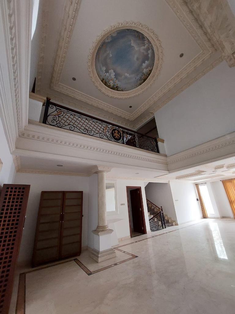 Dijual Murah Rumah Mewah Model Classic di Gold Citraland Surabaya Barat - Image 1