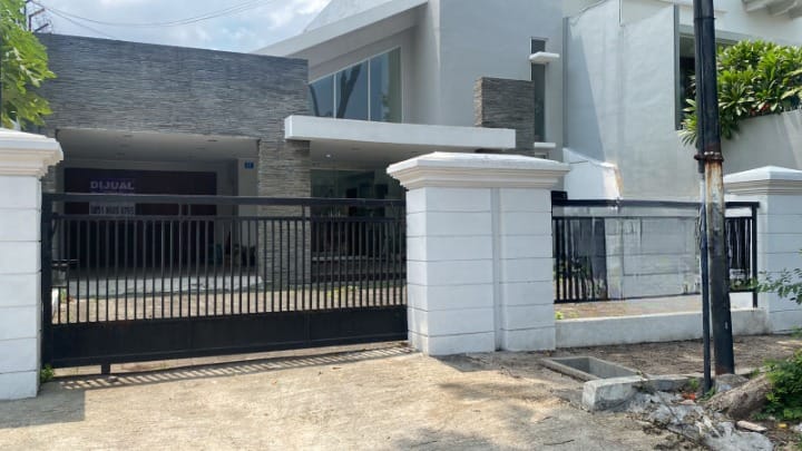 Jual Rumah di Jl Wr Supratman Surabaya Pusat - Image 1