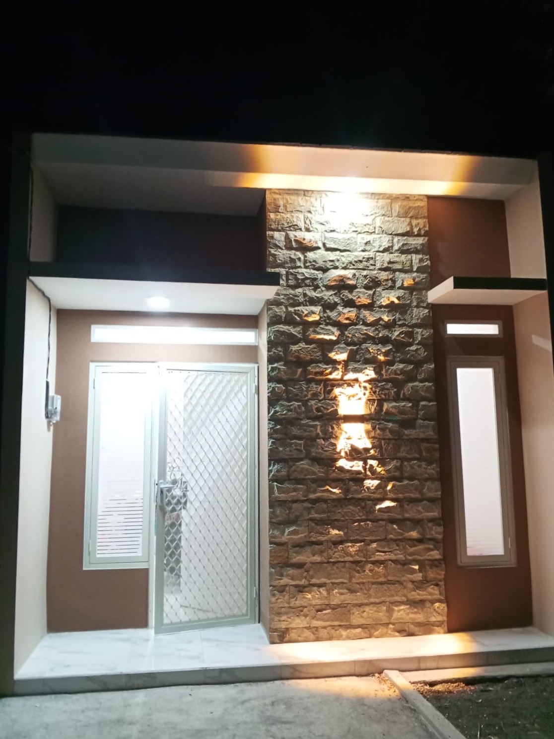 Dijual Rumah di Kharisma Kavling Kedamean Gresik - Image 1