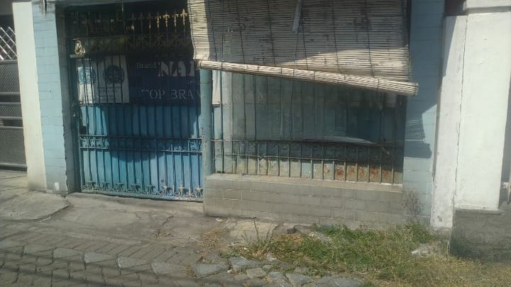Dijual Rumah Bonus Isi Toko Nyaman Strategis di Rangkah Surabaya Timur - Image 1
