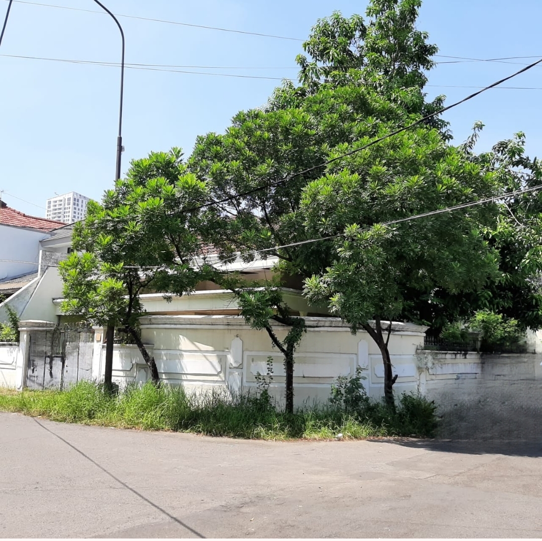 Dijual Rumah Hitung Tanah di Dharmahusada Surabaya Timur - Image 1