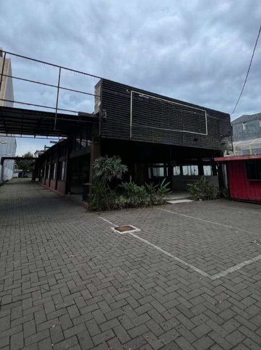 Disewakan Tempat Usaha Lokasi di Arif Rahman Hakim Surabaya Timur - Image 1
