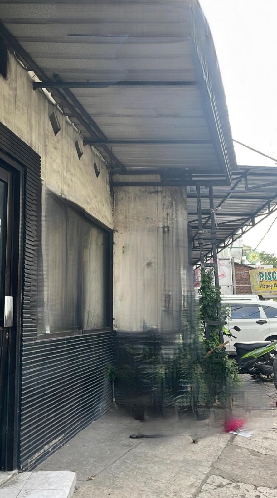 Disewakan Rumah Usaha Kawasan Ramai di Simo Kalangan Surabaya Barat - Image 1