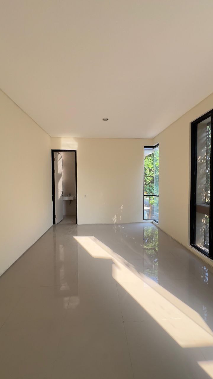 Dijual Rumah View Danau Wilayah diNorth West Lake Citraland Surabaya Barat - Thumbnail 3