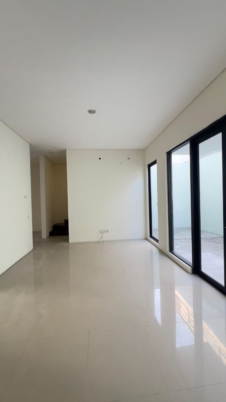 Dijual Rumah View Danau Wilayah diNorth West Lake Citraland Surabaya Barat - Thumbnail 4