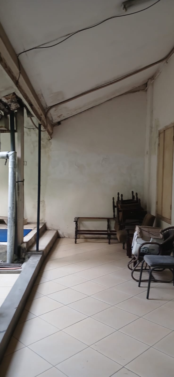 Dijual Rumah Model Bangunan Belanda Kramat Gantung di Wilayah Surabaya Pusat - Thumbnail 3