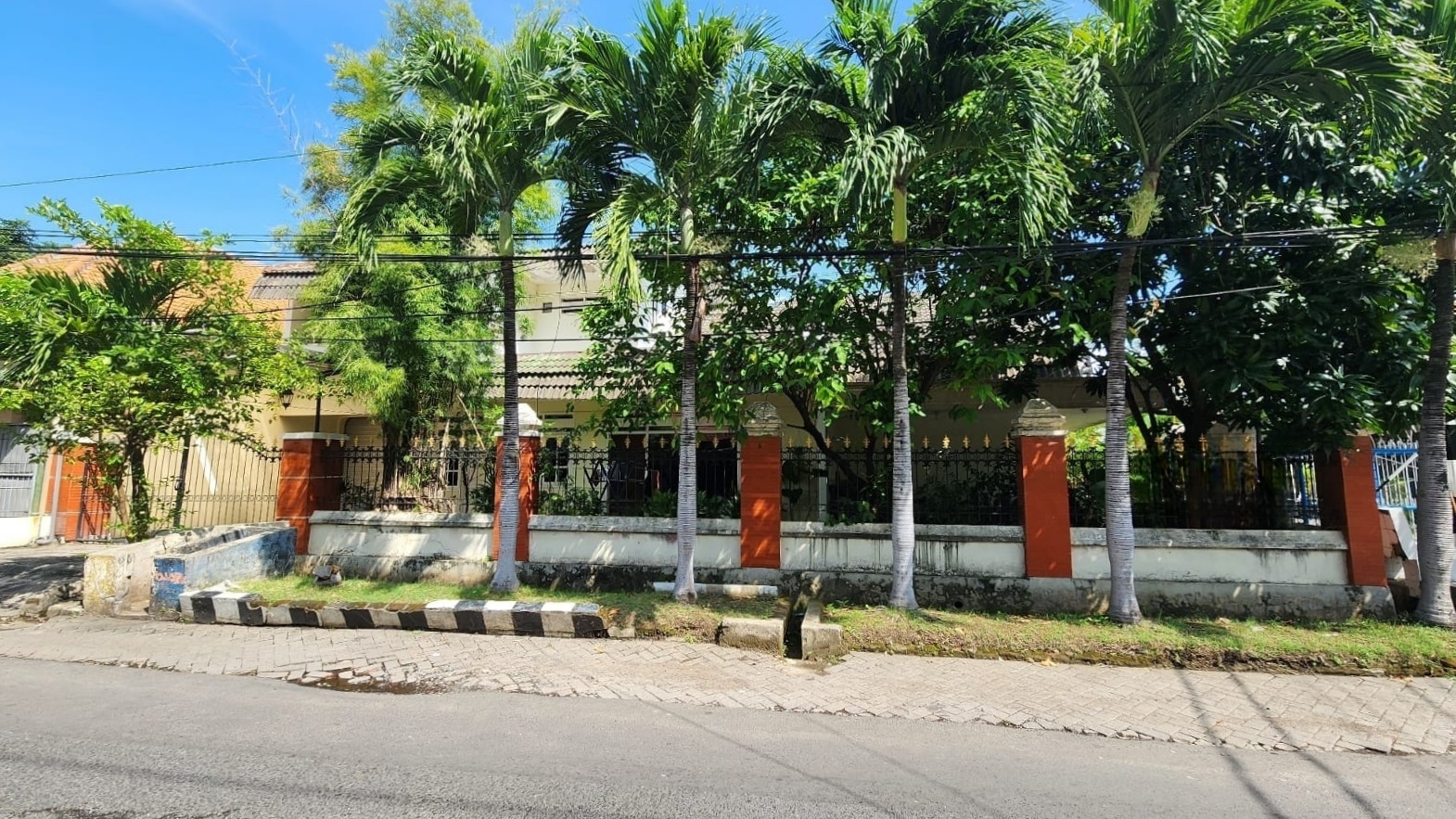 Dijual Rumah Hook Strategis di Mojoklanggru Kidul Surabaya Timur - Image 1