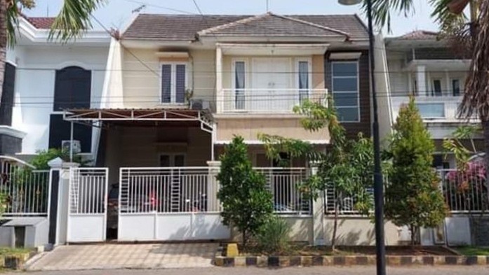 Dijual Cepat Rumah Strategis di Perum Wiguna Surabaya Timur - Image 1