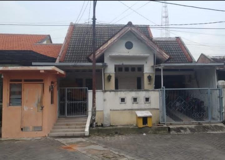 Dijual Rumah Nyaman Strategis di Surabaya Barat - Image 1