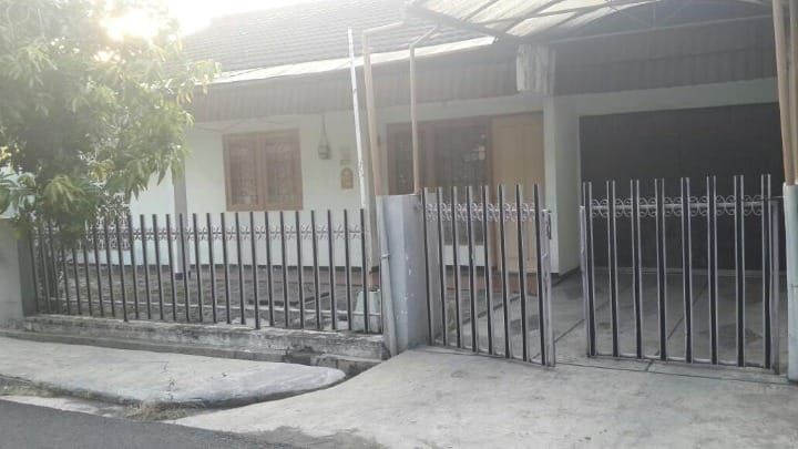 Dijual Rumah Strategis di Kutisari Indah Selatan Wilayah Surabaya Timur - Image 1