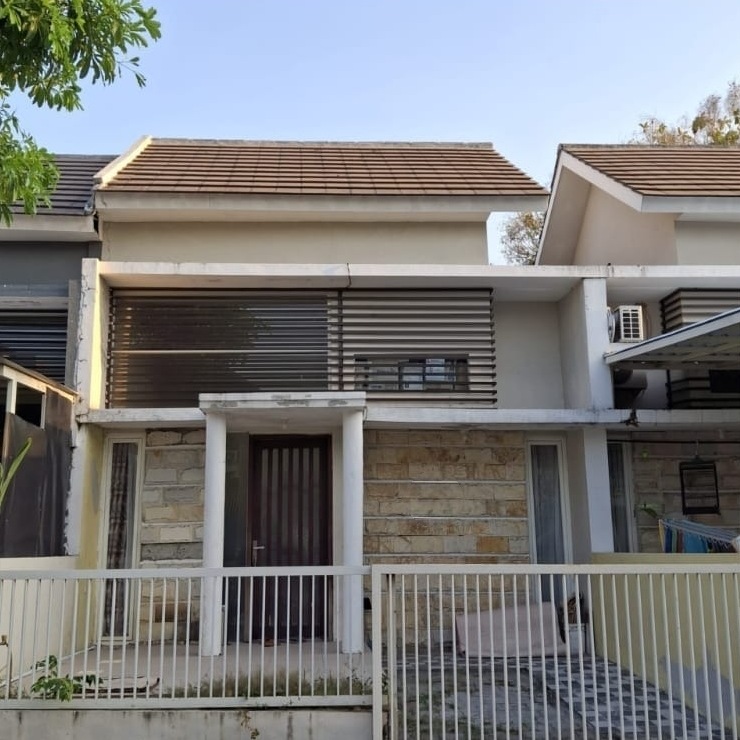 Dijual Rumah Minimalis Modern di Perum De Naila Residence Menganti Gresik - Image 1