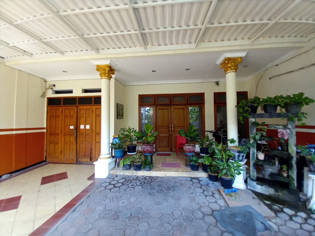 Dijual Rumah Asri Nyaman di Wilayah Surabaya Selatan - Image 1