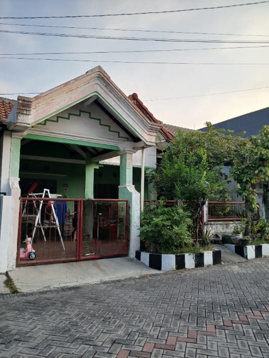 Dijual Rumah Nyaman Strategis di Wilayah Surabaya Barat - Image 1