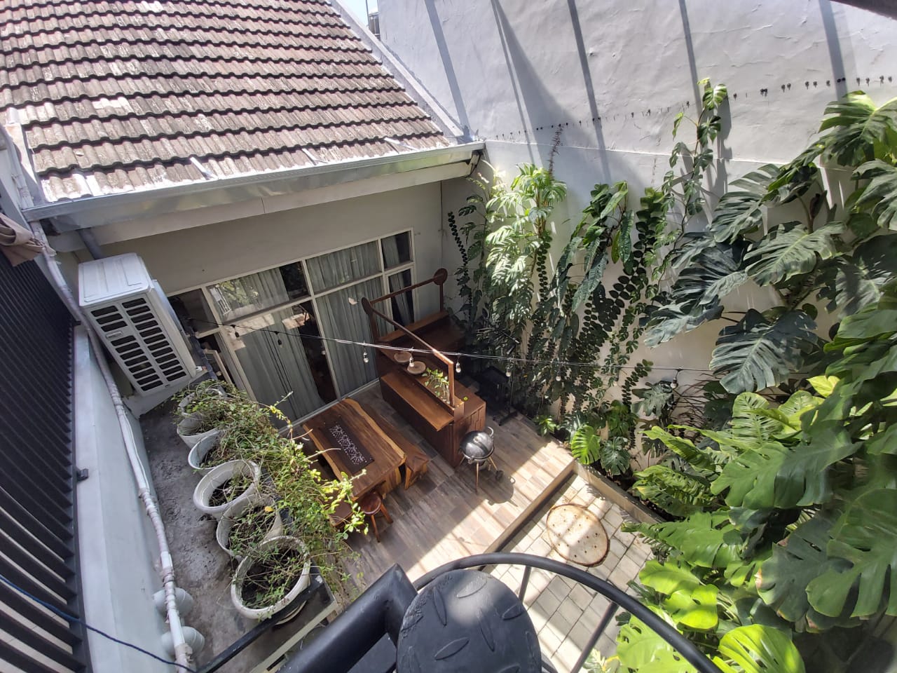 Disewakan Rumah Bagus Nyaman di Kutisari Indah Utara Wilayah Surabaya Timur - Thumbnail 2