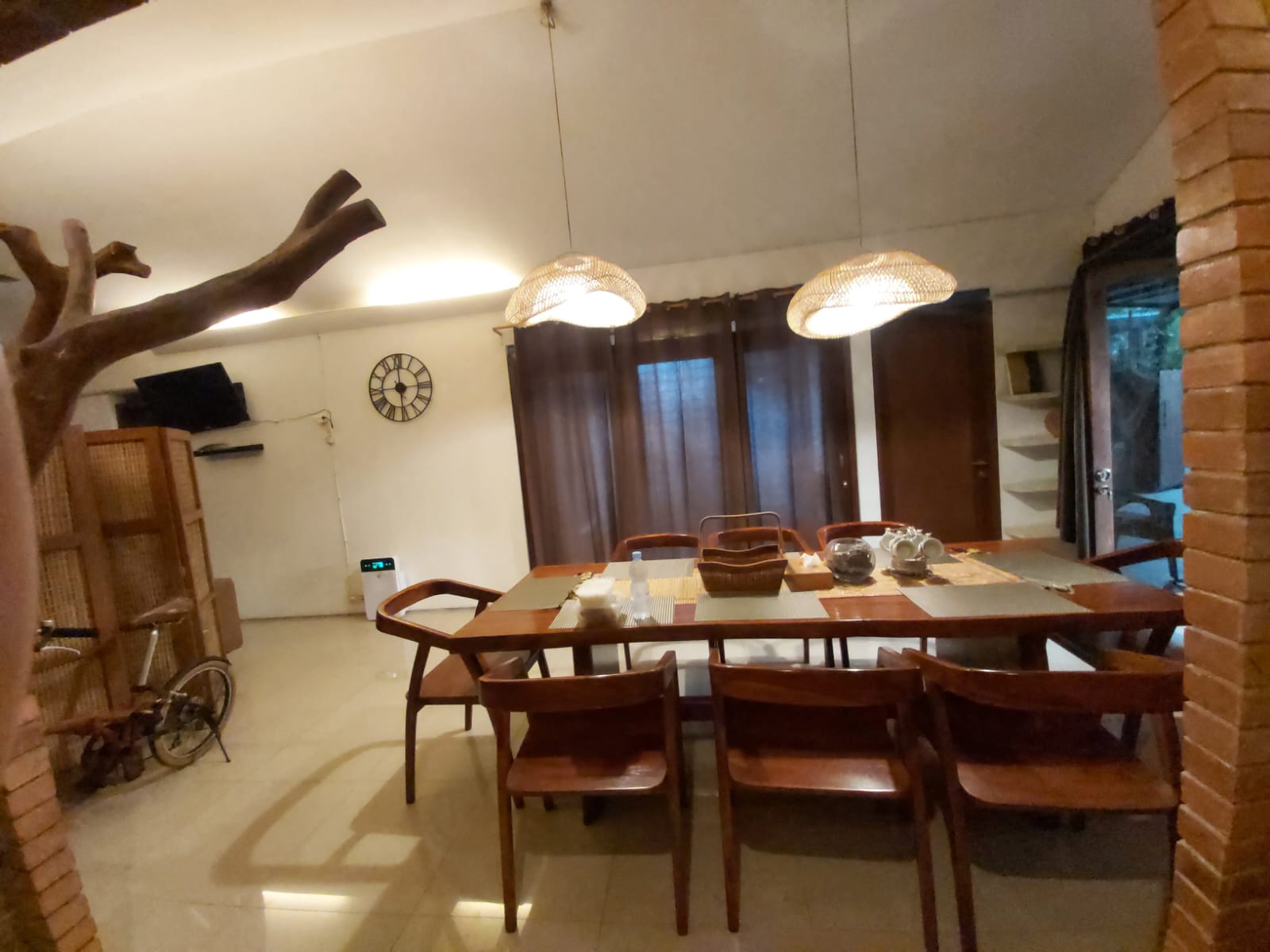 Disewakan Rumah Mewah Bagus Wilayah di Solange Residence Tangerang Selatan - Thumbnail 4