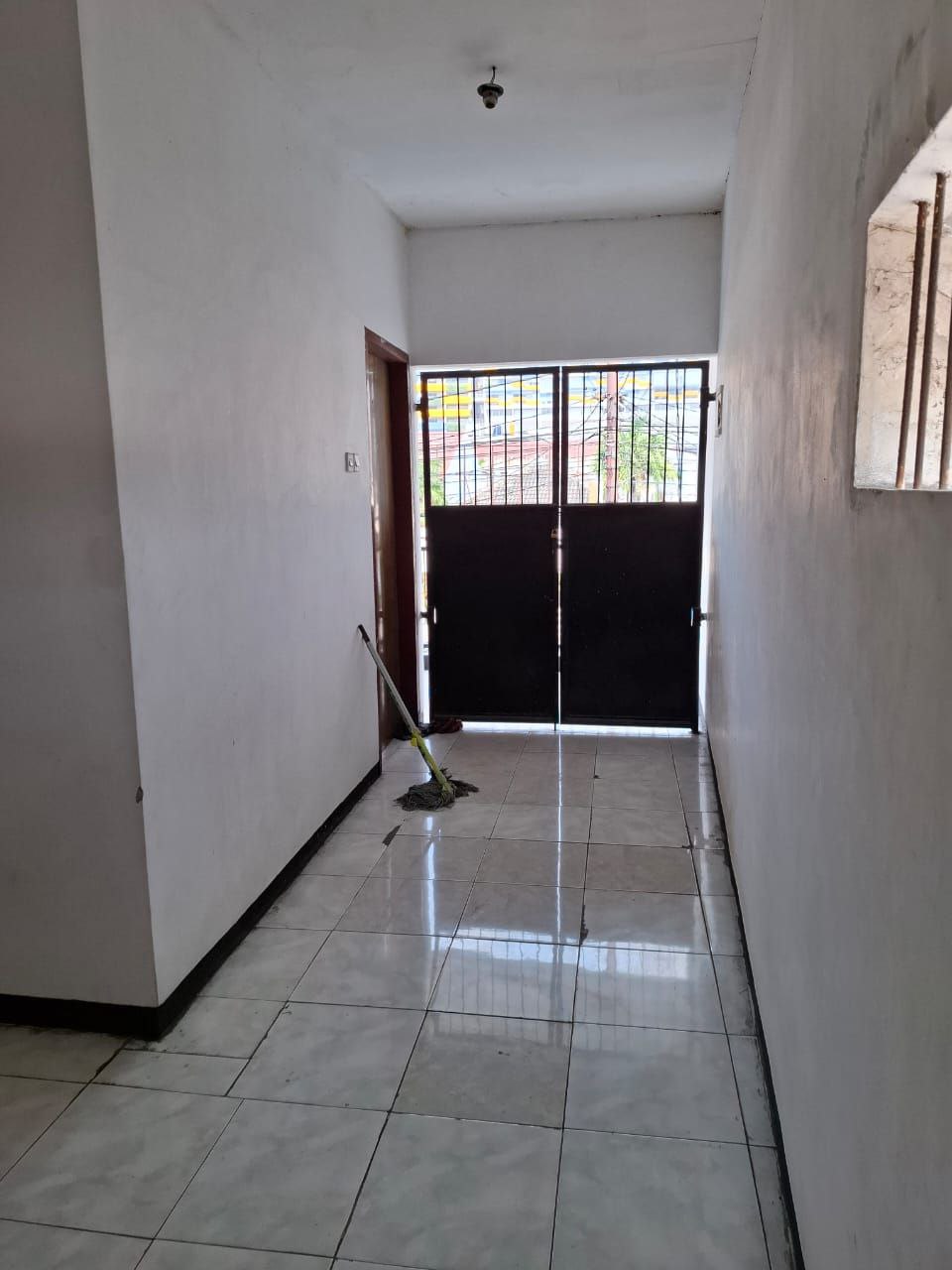Dijual Rumah Strategis di Siwalankerto Timur Surabaya Selatan - Thumbnail 2