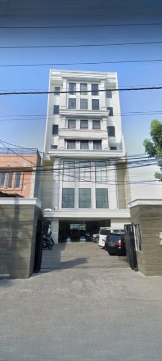 Disewakan Gedung Strategis di Raya Ir. Soekarno Surabaya Timur - Image 1