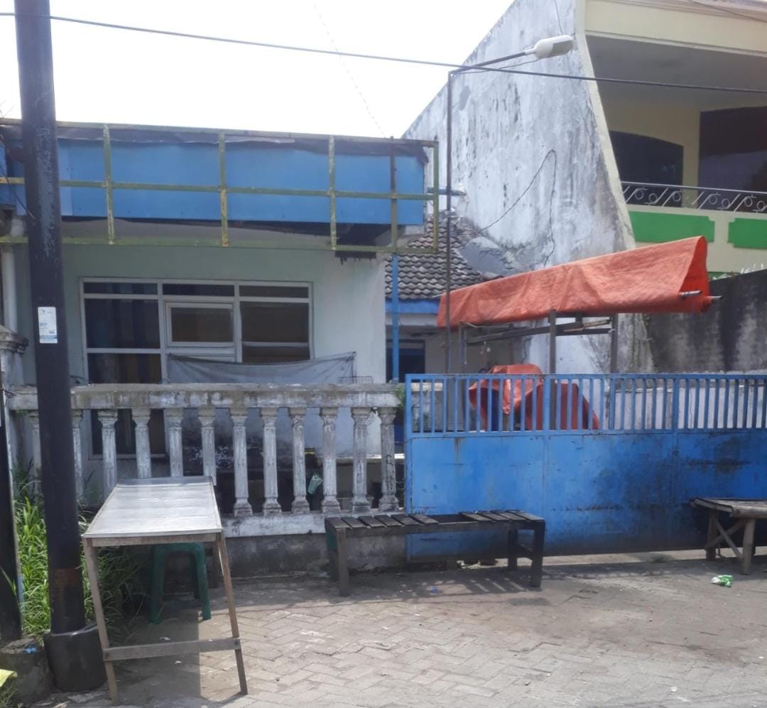 Disewakan Rumah Kawasan Ramai di Raya Wisma Lidah Kulon Surabaya Barat - Image 1