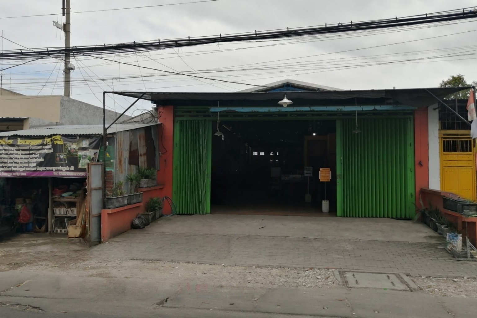 Dijual Tempat Usaha Strategis Raya Banyu Urip Surabaya Barat - Image 1