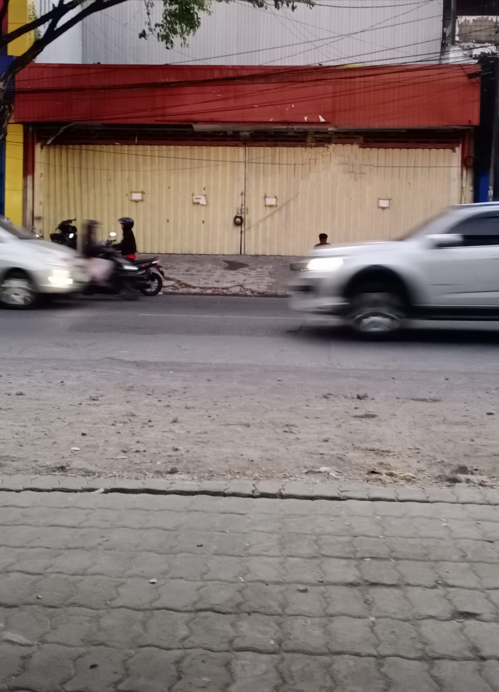 Disewakan Ruko Strategis Nol Jalan Raya di Surabaya Timur - Image 1