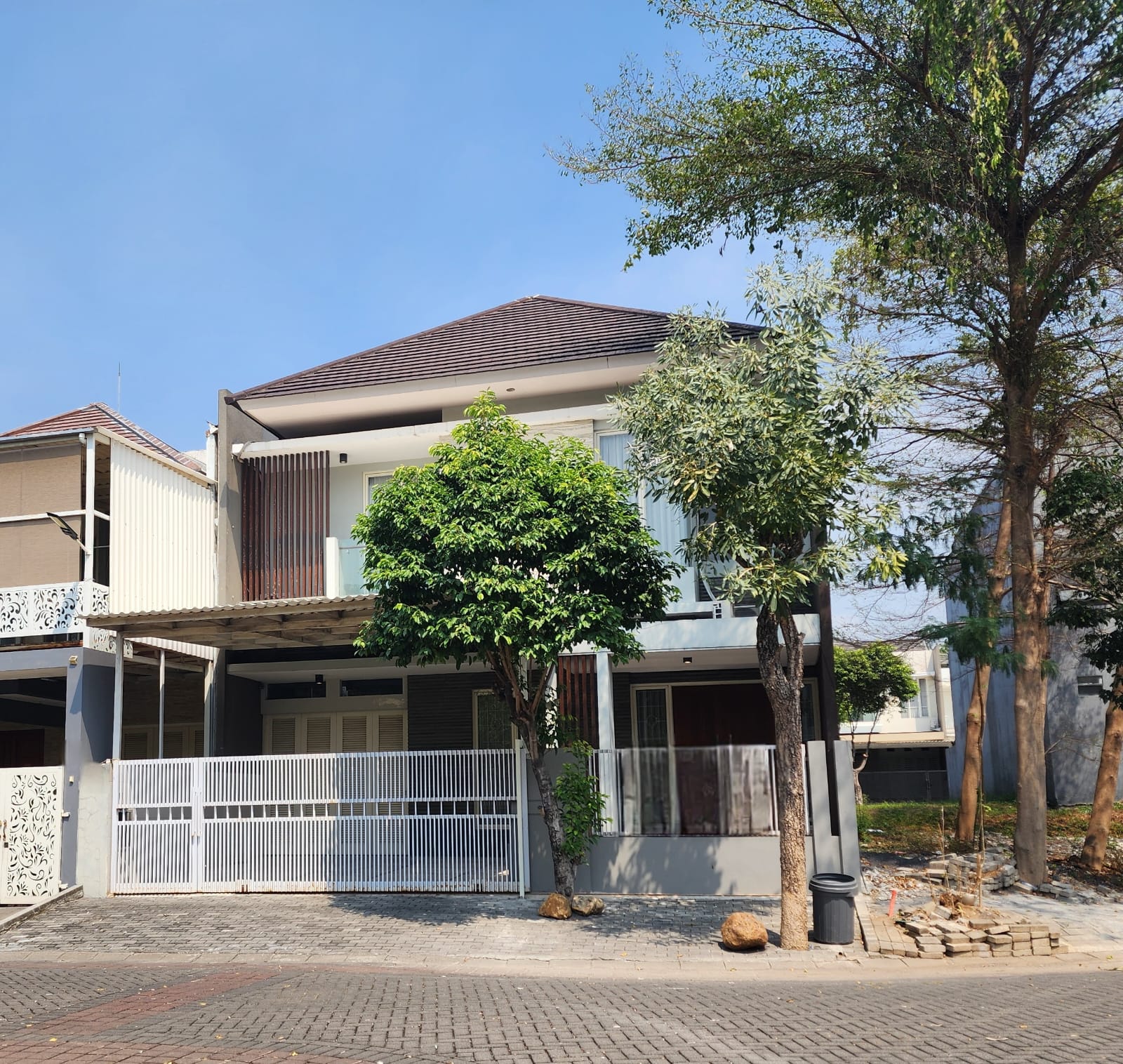 Dijual Rumah Minimalis di Citraland Utama Surabaya Barat - Image 1