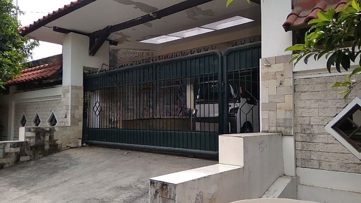 Dijual Rumah Strategis di Kebonsari Elveka Wilayah Surabaya Selatan - Image 1