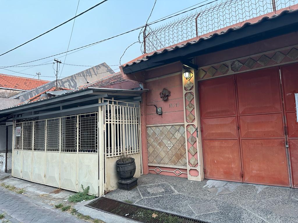 Rumah Dijual Lokasi Strategis di Klimbungan Surabaya Pusat - Image 1