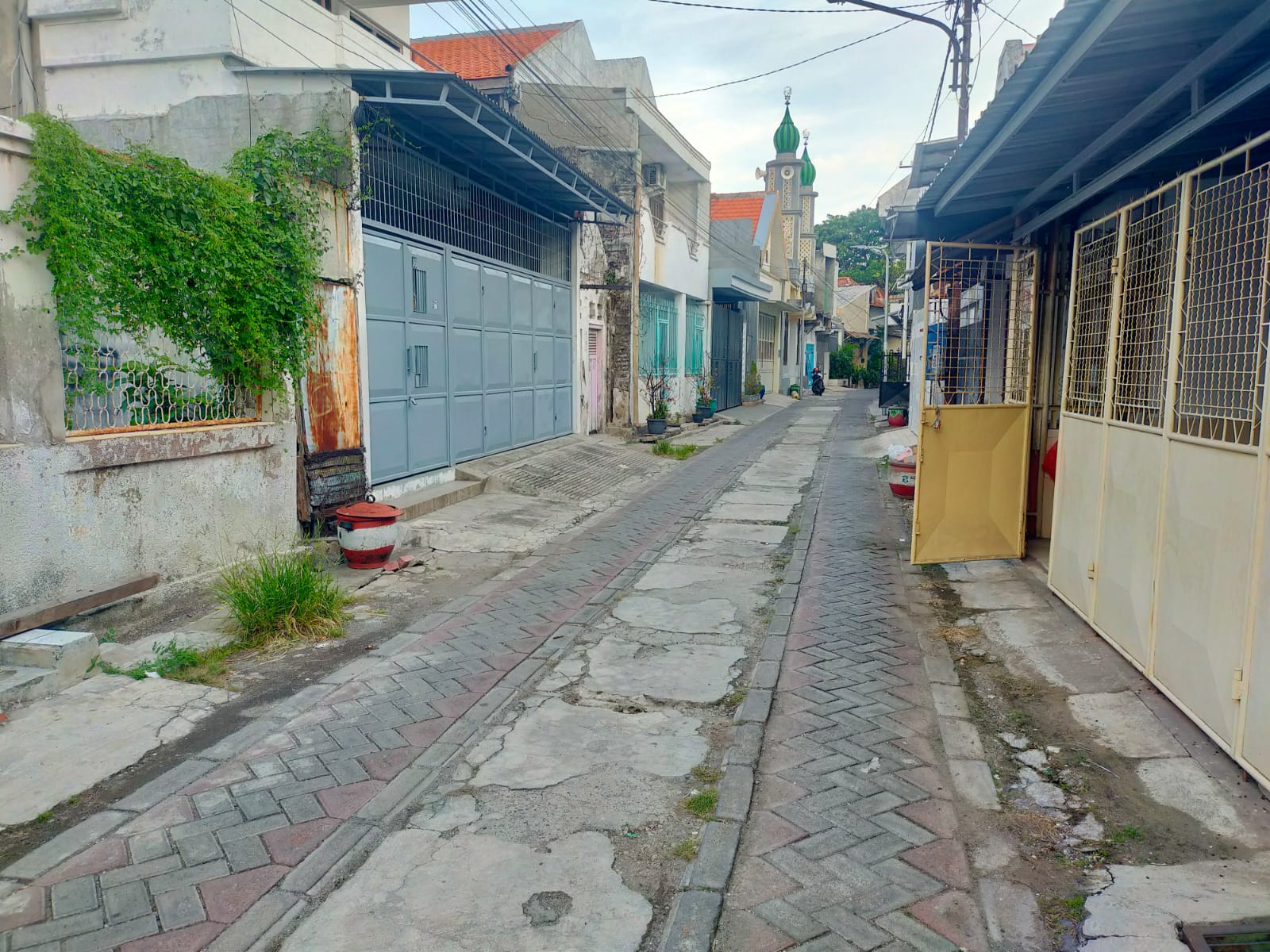 Rumah Dijual Lokasi Strategis di Klimbungan Surabaya Pusat - Thumbnail 2