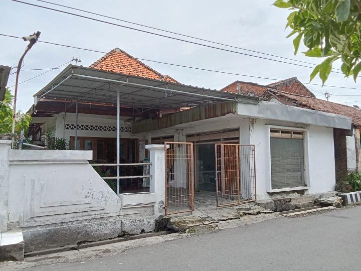 Dijual Rumah Strategis di Karangrejo Wilayah Surabaya Selatan - Image 1