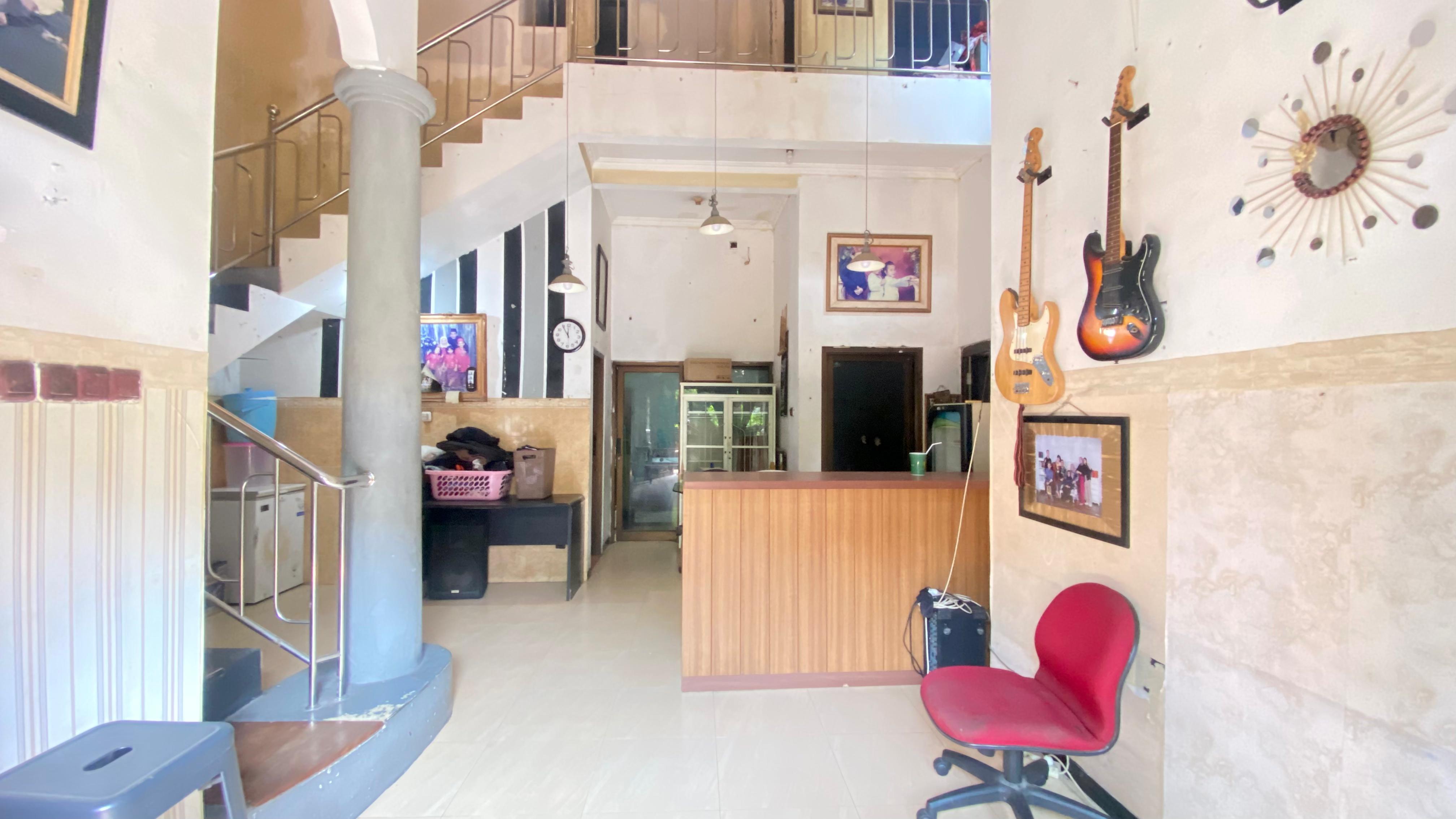 Dijual Rumah Nyaman Strategis di Jambangan Indah Wilayah Surabaya Selatan - Thumbnail 3