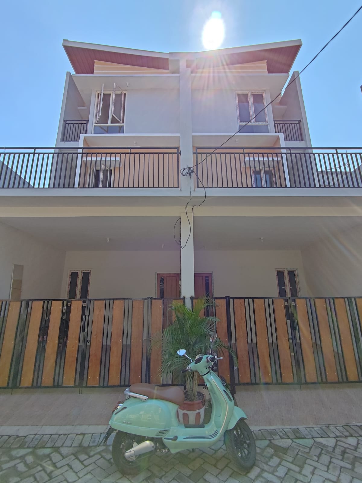 Dijual Rumah Nyaman Bagus di Jambangan Tama Wilayah Surabaya Selatan - Image 1