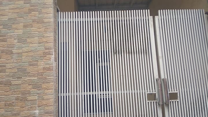 Dijual Rumah Nyaman Bagus di Setro Baru Utara Wilayah Surabaya Utara - Image 1