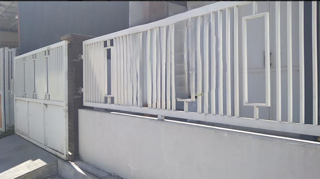 Dijual Rumah Nyaman dan Strategis di Griya Benowo Indah Surabaya Barat - Image 1