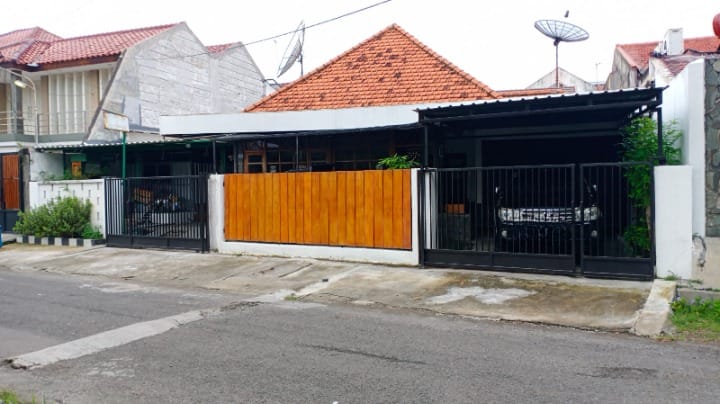 Dijual Rumah Bagus Nyaman di Cisadane Wilayah Surabaya Selatan - Image 1