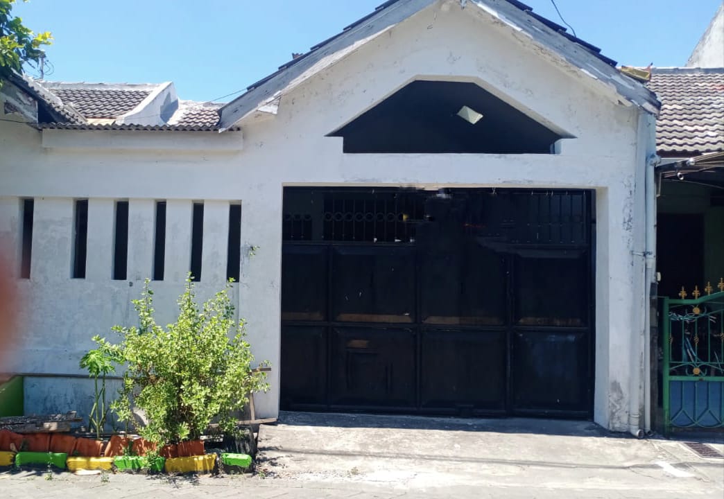 Dijual/disewakan Rumah Lokasi Strategis di Surabaya Barat - Image 1