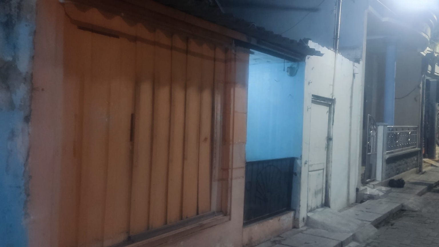 Dijual Rumah Nyaman di Tanah Merah Surabaya Utara - Image 1