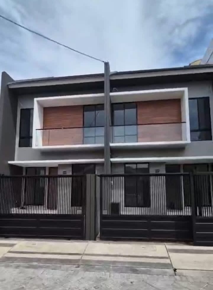 Dijual Rumah Mungil Berkualitas di Surabaya Timur - Image 1