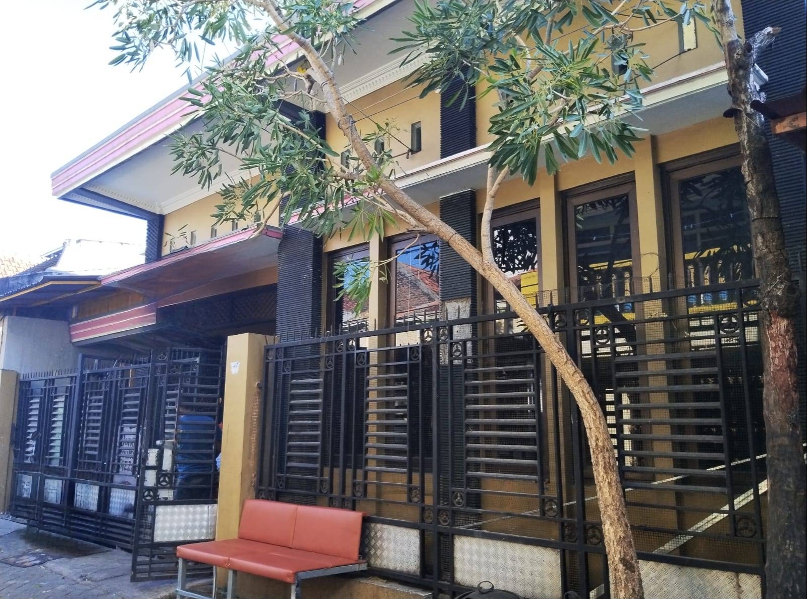 Dijual Rumah Nyaman di Bulak Banteng Surabaya Utara - Image 1